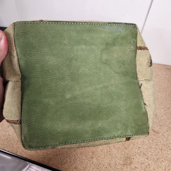 Tommy Bahama Palm Tree cream  Tapestry Purse Shoulder Bag green handles bottom - Picture 9 of 16